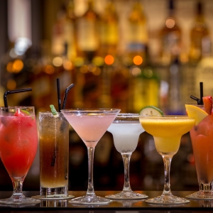 Read more about the article Cocktails sans alcool : 5 idées rafraîchissantes avec Bacanha et JNPR