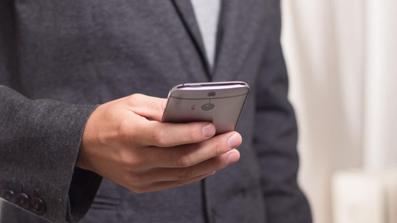Professionnel au téléphone