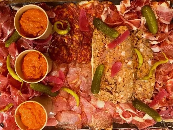Plateau de pâté et de charcuterie
